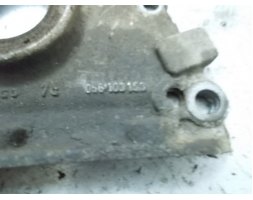 Golf II 1.8 obudowa uszczelniacza wału 056103153