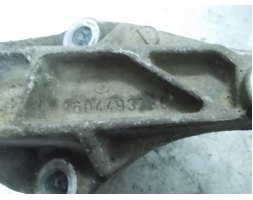 Peugeot 306 1.4 Łapa mocowanie silnika 9604493780