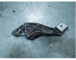 Peugeot 306 1.4 Łapa mocowanie silnika 9604493780