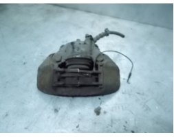 Peugeot 306 1.4 Zacisk hamulcowy lewy przód