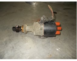 Volkswagen Golf II 1.8 Aparat zapłonowy 050905205A