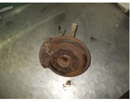 VW Golf II 1.8 Zwrotnica piasta zacisk Lewy przód