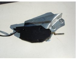 Opel Vectra A Siłownik klapki paliwa 90247273